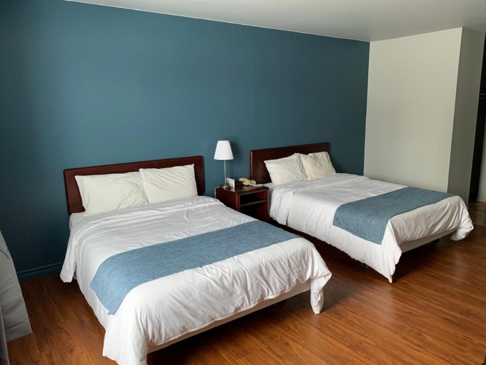 Room image 3